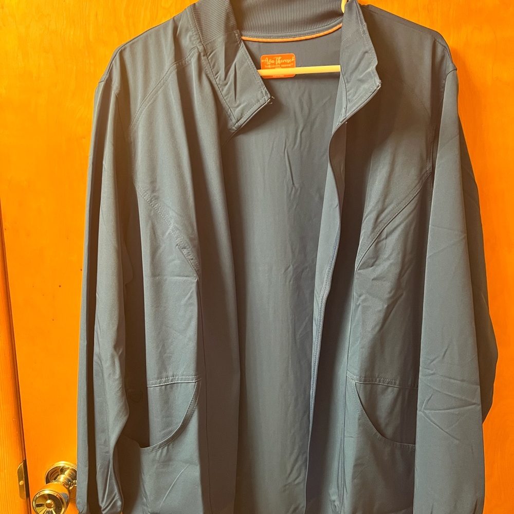 Ava Therese lightweight scrub jacket size 3x